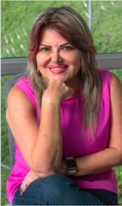 Empresaria de día, escritora de noche y fines de semana